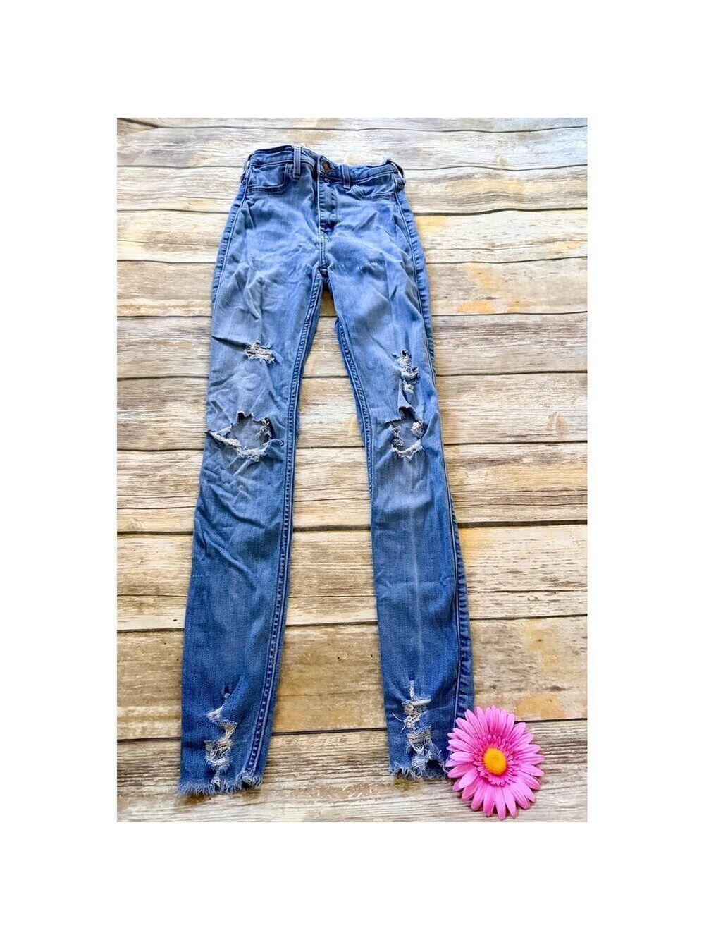 2 PAIR HOLLISTER JEANS - Picture 8 of 13